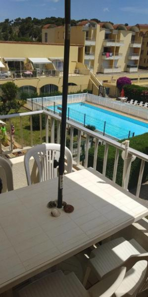 Appartement T2 avec piscine, proche de la plage et du Port
